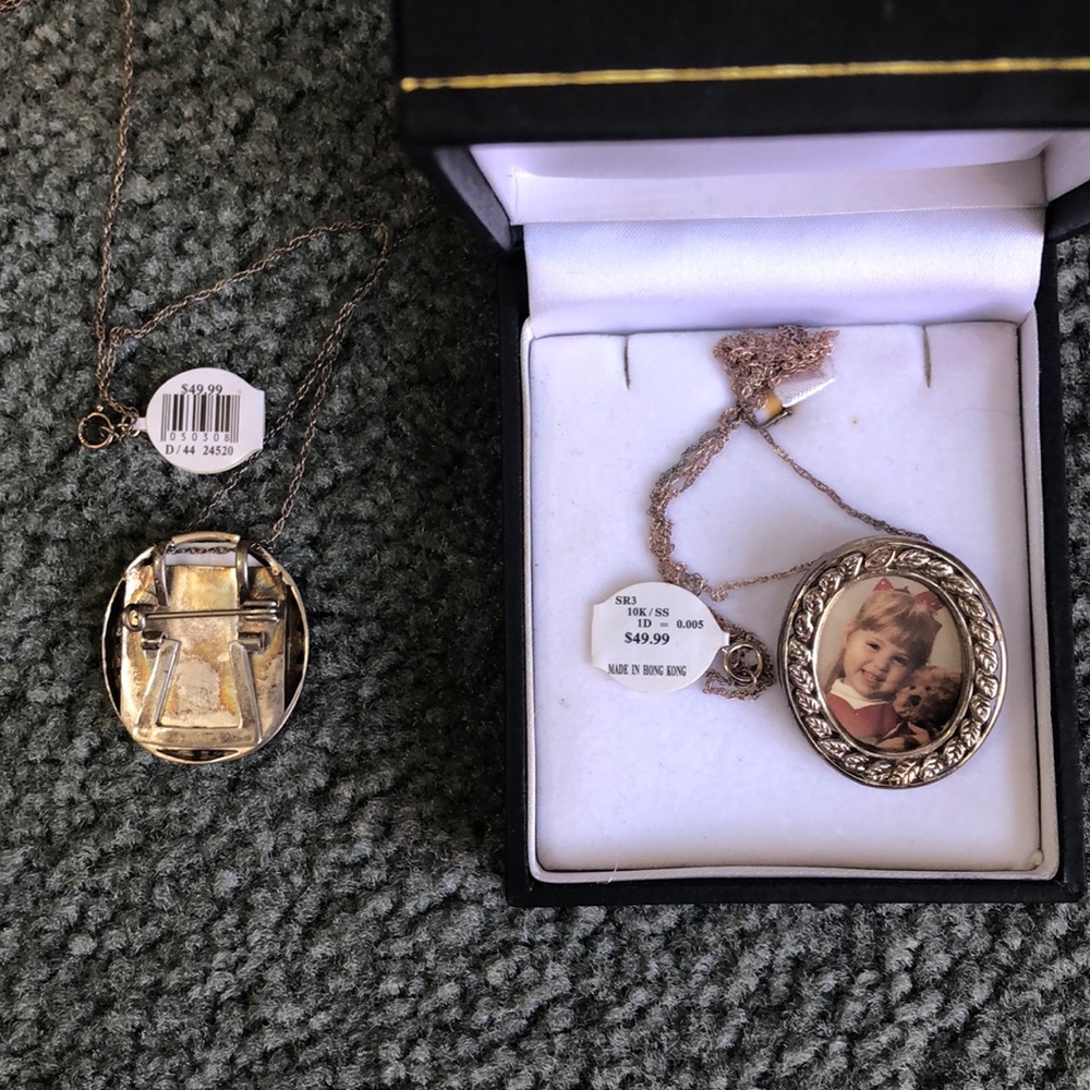 2 matching necklaces with photo 10k/SS.